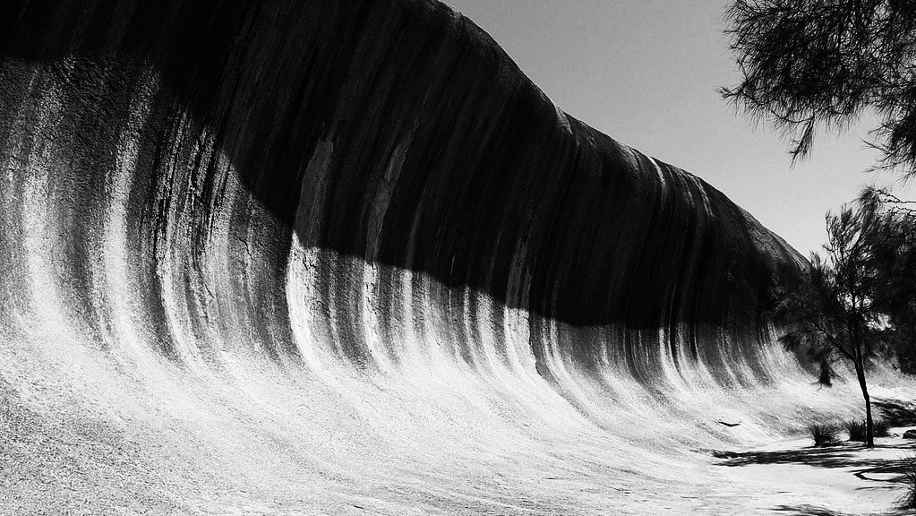 wave-rock-wa-b&w